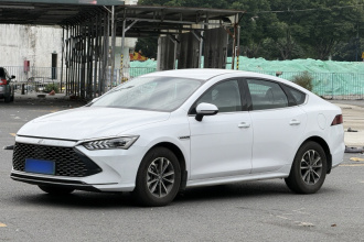 比亚迪 秦PLUS 2024款 荣耀版 DM-i 55KM领先型