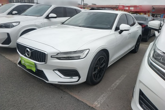 沃尔沃S60 2020款 T4 智逸豪华版