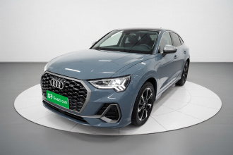 奥迪Q3 Sportback 2022款 40 TFSI RS套件燃速型