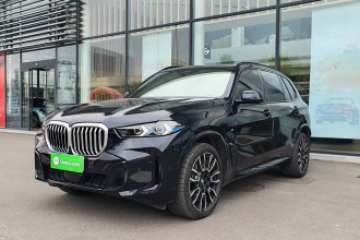 宝马X5 2023款 xDrive 40Li M运动曜夜套装