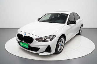 宝马1系 2021款 120i M运动曜夜版