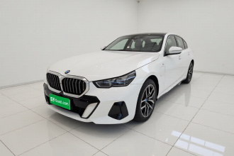宝马i5 2025款 eDrive 40L M运动套装