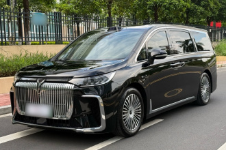 岚图汽车 岚图梦想家 2025款 PHEV 四驱旗舰乾崑版