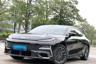 吉利银河 银河星耀8 2025款 130km EM-i 尊享版