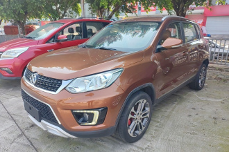北京汽车 绅宝X35 2016款 1.5L 自动豪华版