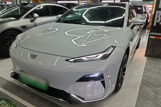 吉利银河 银河E8 2025款 700km 远航智驾版