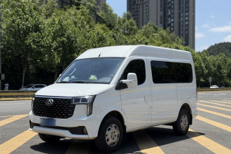 上汽大通MAXUS 新途V80 2025款 PRO傲运通 2.0T AMT短轴中顶 5/6座