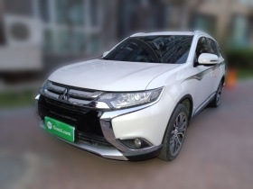 三菱 欧蓝德 2018款 2.0L 两驱荣耀版 5座