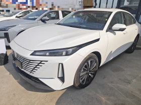 长安 逸动PHEV 2025款 智慧新蓝鲸 145KM 战舰版