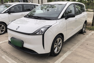 奔腾NAT 2023款 PRO 舒享出行加长版 425km