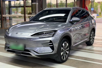 比亚迪 宋PLUS新能源 2024款 荣耀版 EV 520km 尊贵型