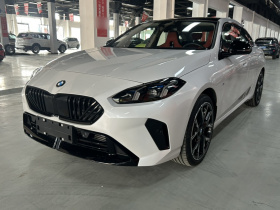 宝马2系 2025款 225L M运动曜夜套装