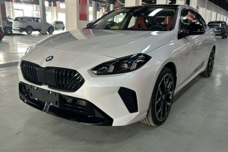 宝马2系 2025款 225L M运动曜夜套装