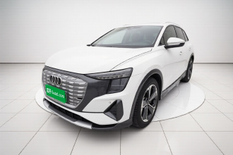 奥迪Q5 e-tron 2023款 40 e-tron 星耀型 锦衣套装