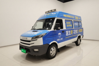 依维柯得意 2023款 2.5T A37M1长轴中顶双胎手动门5-9座