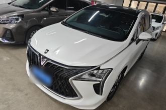 东风风行 风行游艇 2022款 1.5T DCT逐浪版