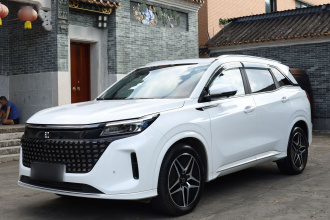 蓝电E5 2023款 1.5L DE-i 100KM臻享型 7座