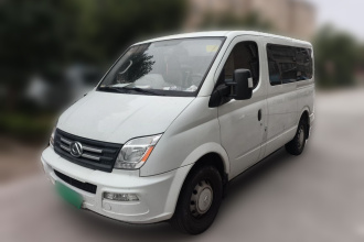 上汽大通MAXUS 新途V80 2021款 2.0T 手动经典傲运通短轴超低顶5/6座