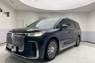 岚图汽车 岚图梦想家 2025款 PHEV 四驱旗舰鲲鹏版