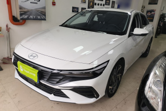 现代 伊兰特 2023款 1.5L CVT LUX尊贵版