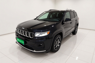 Jeep 大指挥官 2022款 2.0T 两驱豪华版