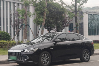 比亚迪 秦PLUS 2024款 荣耀版 DM-i 55KM领先型