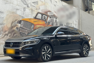 大众 帕萨特 2023款 改款 330TSI 豪华版