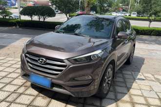 现代 途胜 2015款 1.6T 双离合两驱领先型