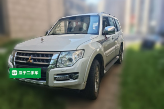 三菱 帕杰罗（平行进口）   V97 3.8L 五门 GLS 天窗 中东