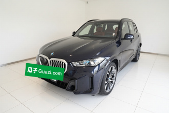 宝马X5 2023款 xDrive 40Li 尊享型M运动曜夜套装