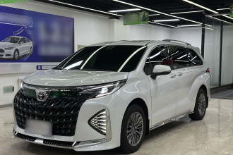 丰田 赛那SIENNA 2024款 2.5L混动 四驱尊贵版