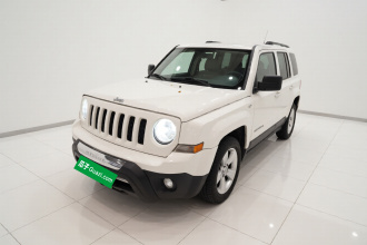 Jeep 自由客 2014款 2.0L 运动版