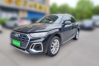 奥迪Q5L 2022款 40T 豪华动感型