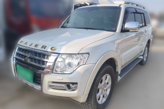 三菱 帕杰罗(进口) 2019款 3.0L 自动尊贵版