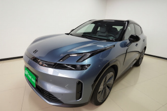 领克08 EM-P 2025款 220km 四驱性能Halo