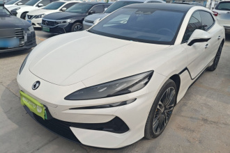 腾势Z9GT 2024款 1100四驱Ultra版