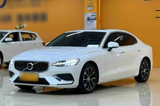 沃尔沃S60 2021款 T4 智逸豪华版