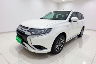 三菱 欧蓝德 2021款 2.0L 两驱畅行版 5座