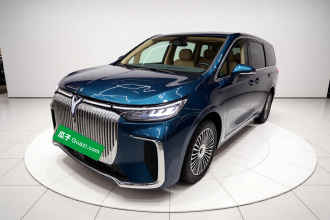 岚图汽车 岚图梦想家 2025款 PHEV 四驱旗舰鲲鹏版