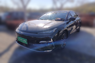 吉利银河 银河星耀8 2025款 130km EM-i 尊贵版