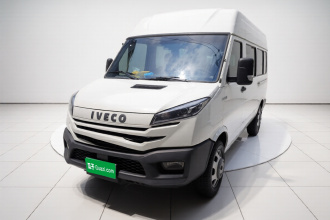 依维柯得意 2023款 2.5T A37M1多用途乘用车长轴中顶双胎侧拉门 自动挡