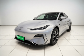 吉利银河 银河E8 2025款 700km 远航智驾版