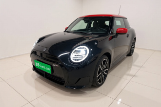 电动MINI COOPER 2024款 452km COOPER SE 赛车手