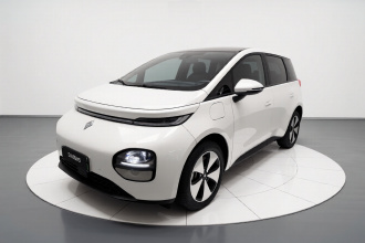 宝骏云朵 2023款 460 Plus 运营专属版