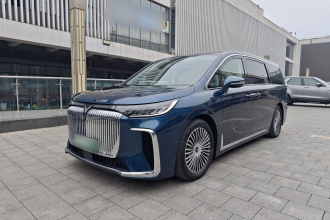 岚图汽车 岚图梦想家 2025款 PHEV 四驱旗舰鲲鹏版