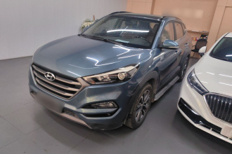 现代 途胜 2015款 1.6T 双离合两驱领先型