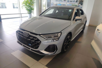 奥迪A3 2025款 A3L Limousine 35TFSI 飞驰尊享型