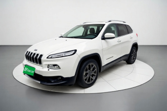 Jeep 自由光 2020款 2.0L 两驱经典运动版
