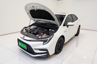 丰田 雷凌 2023款 智能电混双擎 1.8L 运动版