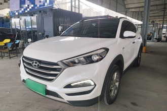 现代 途胜 2015款 1.6T 双离合两驱智能型